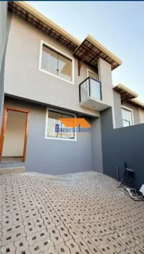 casa geminada de 2 quartos bairro Novo Centro em santa Luzia