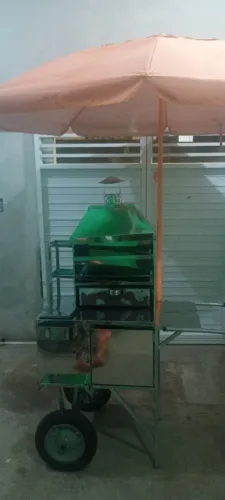 Carroça de espetinho ?