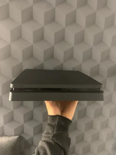 Ps4 slim