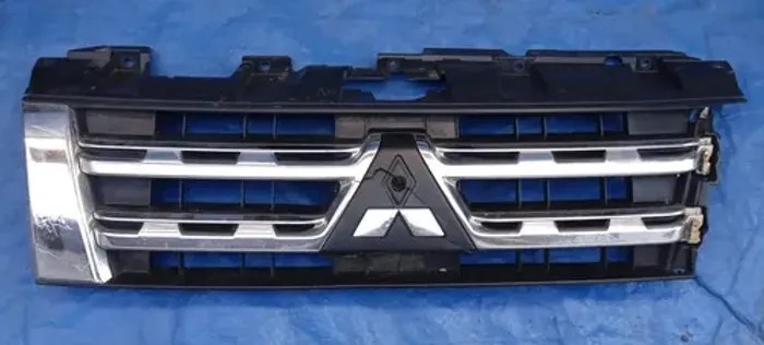 Grade Dianteira Pajero Full 2014 / Avaria Preto Fosco