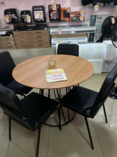 Mesa de jantar Malibu 4 cadeiras 