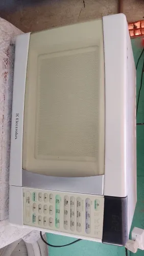 Microondas Eletrolux 28 litros