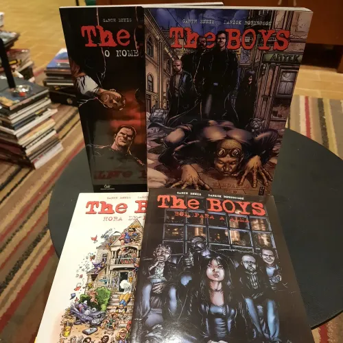Lote HQs The Boys Volumes 1 ao 4 - Editora Devir