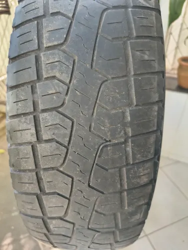 Pneu 205/70/15 Pirelli Scorpion 