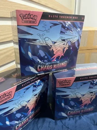 Elite Trainer Box ETB CHAOS RISING (Inglês)