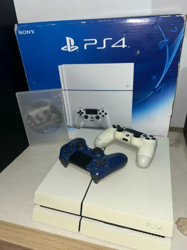PS4 500GB + 2 Controles Originais + Jogo Rainbow Six + Caixa
