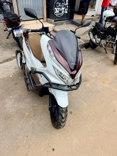 Vendo PCX dlx 2020 150c