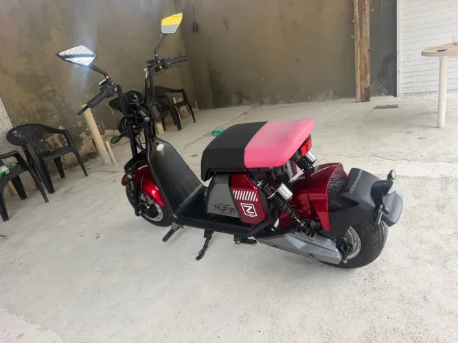 Moto elétrica ano 2025 só 8900