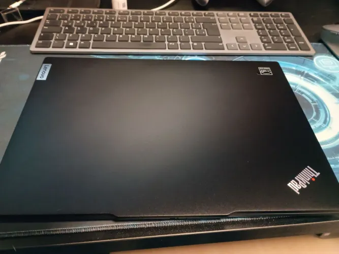 ? Lenovo ThinkPad E14 Gen 5 - Ryzen 7 / 40GB RAM / SSD NVMe
