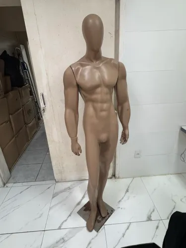 Manequim masculino