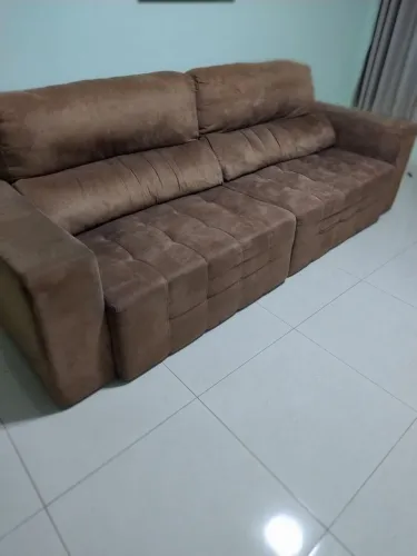 Vendo sofá, 2,25 de assento de 2.50 com com braços, reforçado, excelente estado. 600,00