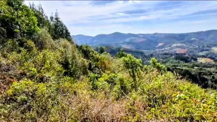 Fazenda com cachoeira em Monte Verde, MG (Camanducaia), com 41 alqueires