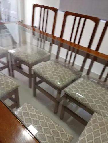Vendo troco mesa de sala de jantar com 08 lugares - troco em.mesa de bilhar 