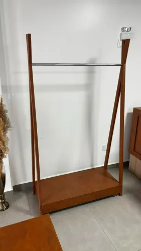 Arara Móvel para roupas