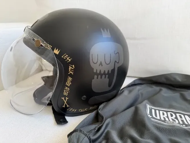 Kit 2x Capacete Urban Helmets + 2x Jaquetas (Tutto e X11)