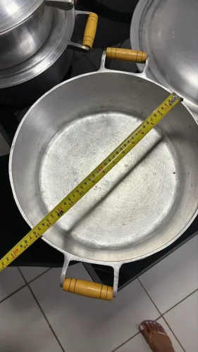 Jogo de panela de alumínio batido