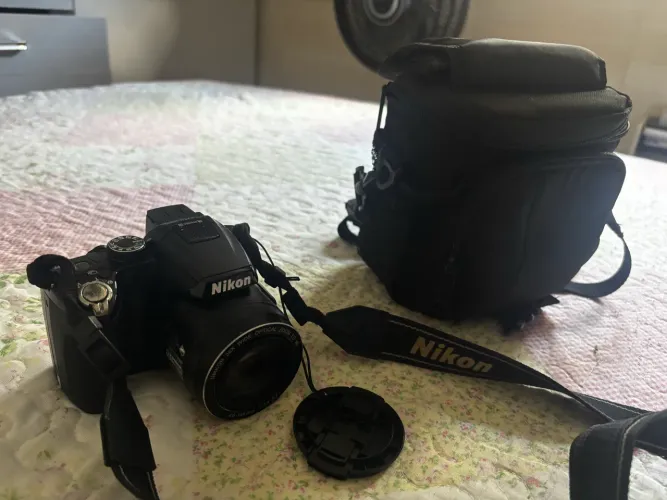 Vendo Câmera Digital Nikon Coolpix P500 em excelente estado de conservação