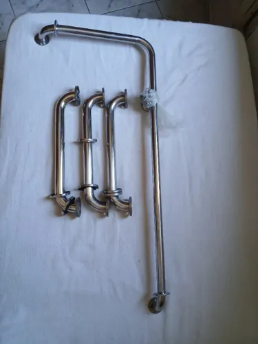 1 Barra de apoio em aço inox em curva de 90cm/40cm