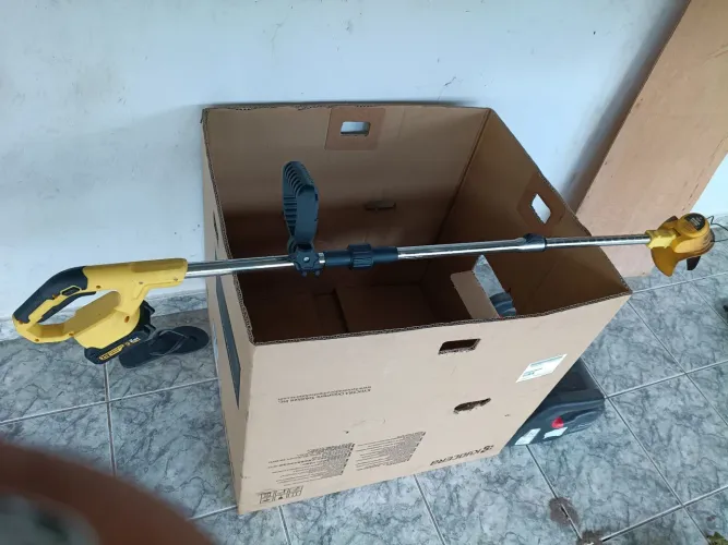 Roçadeira a Bateria 21v