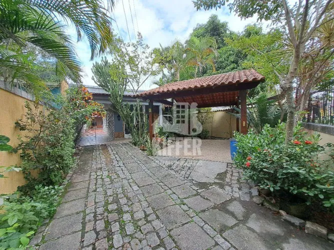 Casa Térrea Moderna em Colubandê com Suíte e Espaço Gourmet
