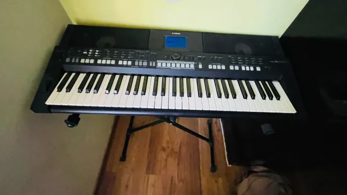 Teclado yamaha psr s650