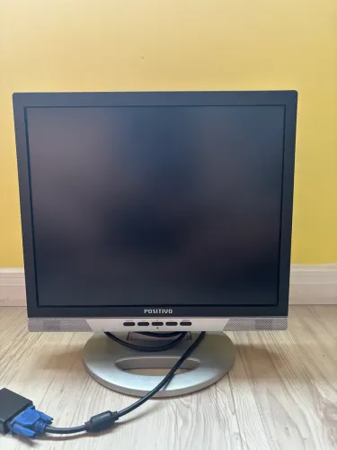 Monitor Lcd 17 Positivo 712sa-p Funcionando (Usado)