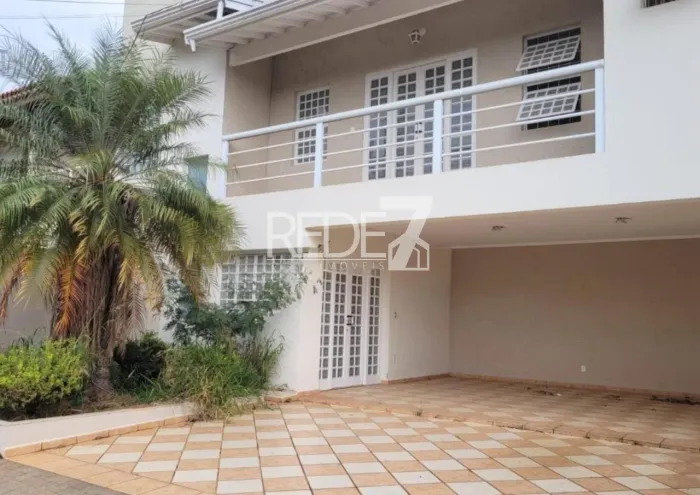 Aluguel de Casa em Condomínio de Luxo em Valinhos-SP: 4 quartos, 4 banheiros, 2 vagas, 207