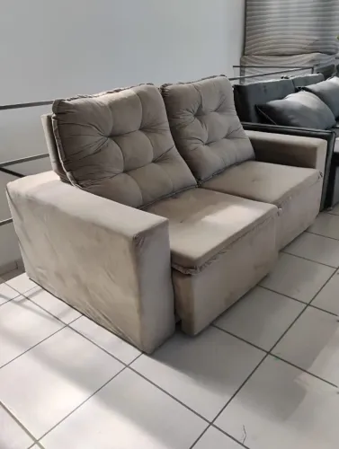 Sofá Retrátil Monte Carlo 3 Lugares na cor Amêndoa