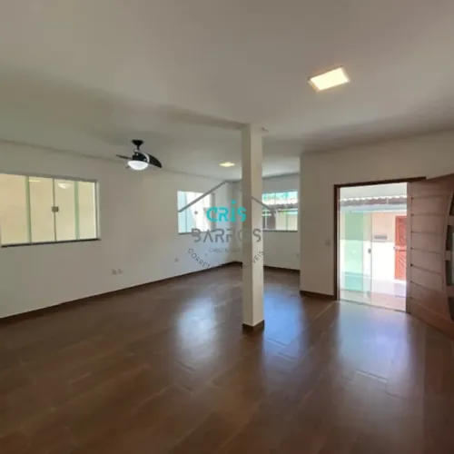 Casa Independente à venda com Piscina, Sauna e 4 Suítes em Cabo Frio