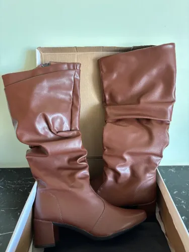 Bota Cano Longo Feminina Lóris Shoes Marrom Nº37 Salto Baixo Nova