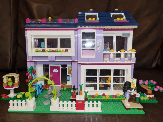 LEGO Friends Casa da Emma (modelo 41095) (usado)