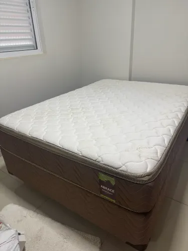 Cama box (colchão + box)