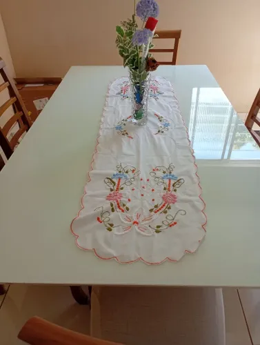 Mesa de jantar de 6 lugares completa em excelente estado