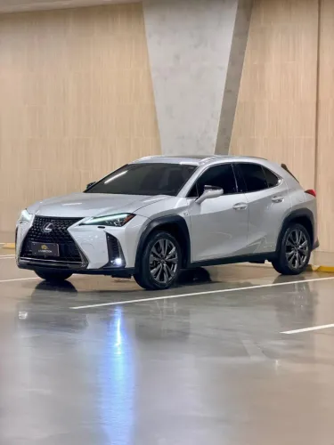 Lexus UX-250H F-sport 2.0 16V Aut.(hybrid) 2019