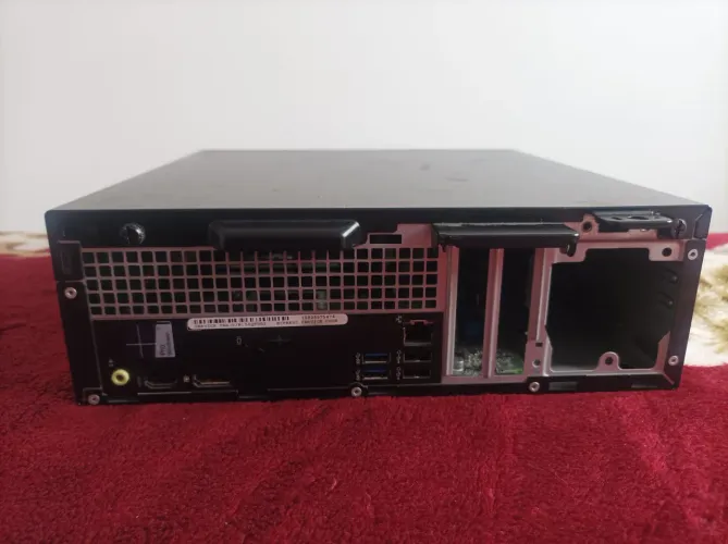 Opção 1: Gabinete Dell Optiplex 3050 SFF Vazio