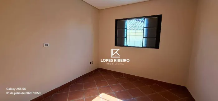Casa com 4 dormitórios para alugar por R$ 1.800/mês - Vila Pires - Santa Bárbara D'Oeste/S