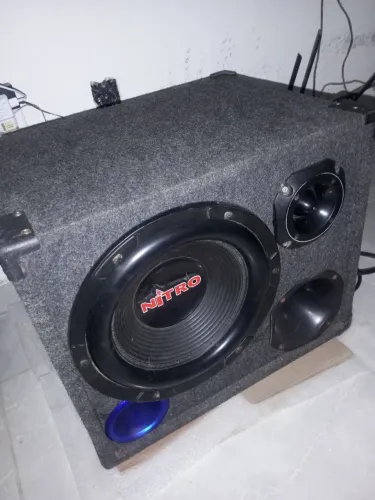 Caixa trio com auto falante de 12 700 RMS Bobina dupla agente testa n hora aceito cartão