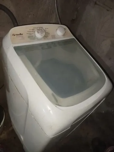 Vende se máquina de lavar Mueller