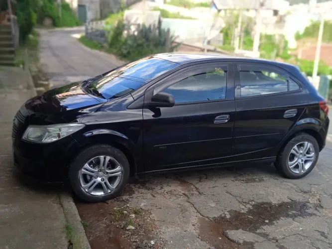 Chevrolet Onix Hatch LS 1.0 8V Flex Power Mec. 4P 2014