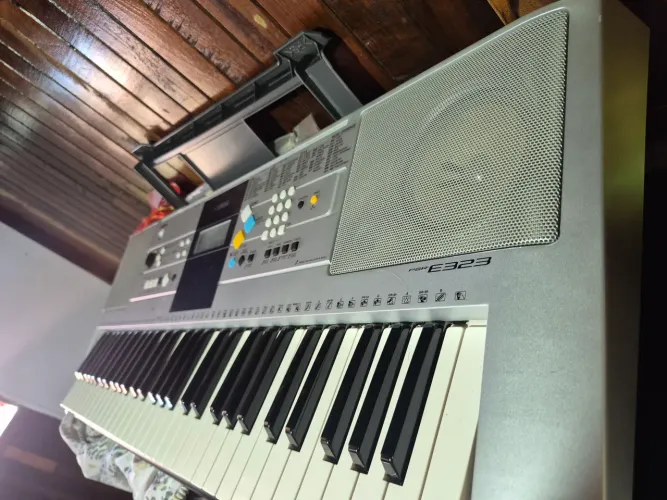 Teclado YAMAHA