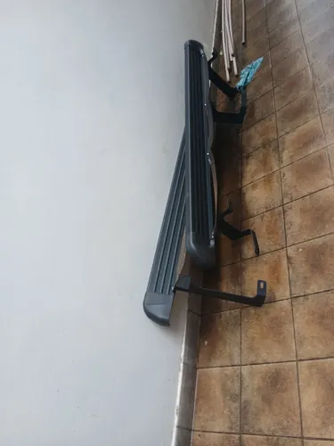 Estribo jeep comander