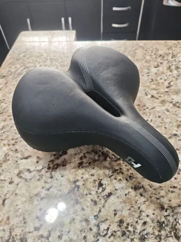 Banco de bicicleta e brindes