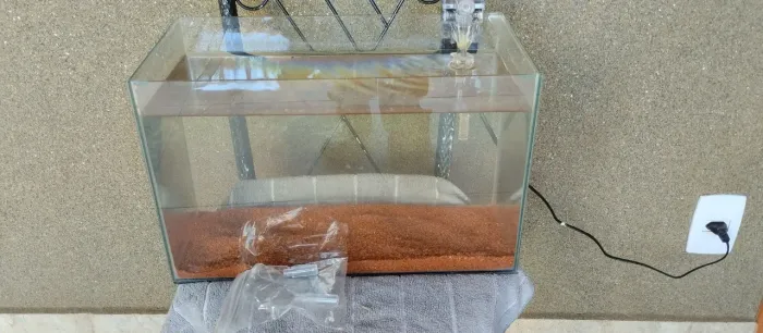 Aquário 18 litros com filtro, substrato e casinha