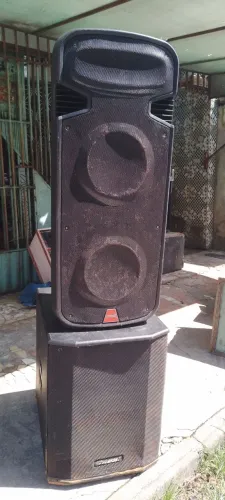 Sistema de som ativo Sub da onel de 15p. E torre ativa 2 de 15 e ti. R$3000 tudo. F.980843