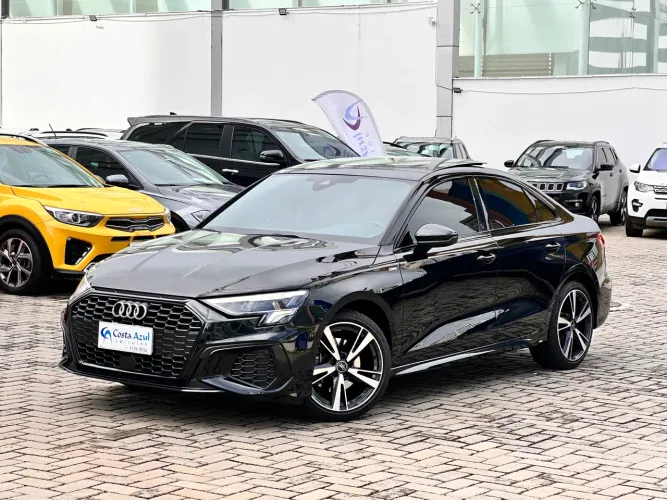 Audi A3 Sed. Perform. Black 2.0 TFSI S-tronic 2023