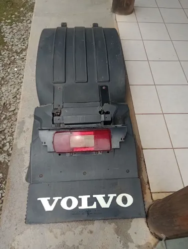 Vendo Um Paralama traseiro completo do Volvo FH Robocop