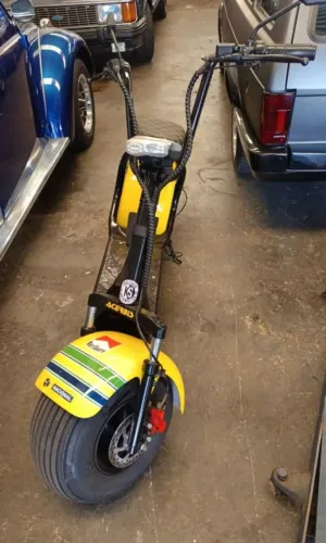 Scooter elétrica  personalizada 