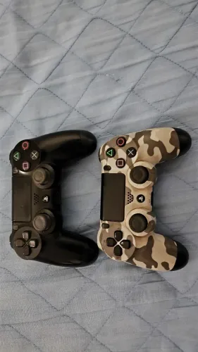 Controles de PS4 com defeito