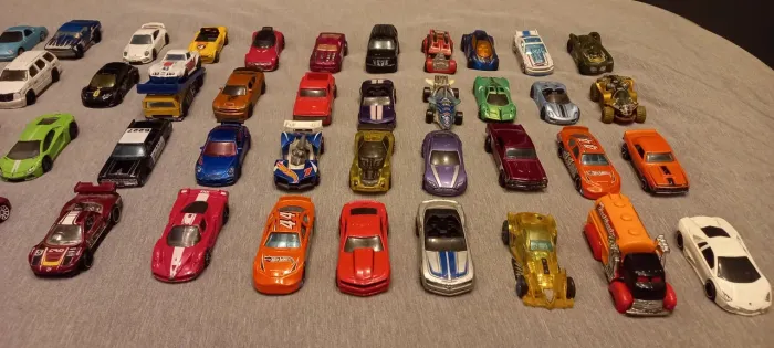 Conjunto de 20 HotWheels Relíquias com + 15 anos