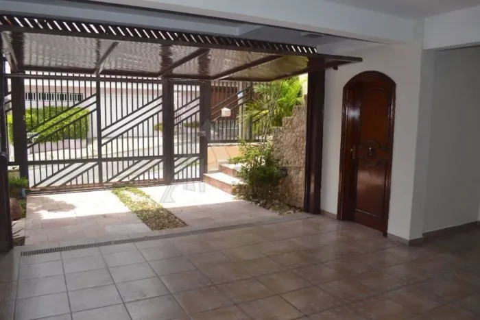 Casa para venda no Tremembé, Zona Norte com 350 m², 4 suítes, piscina e área gourmet